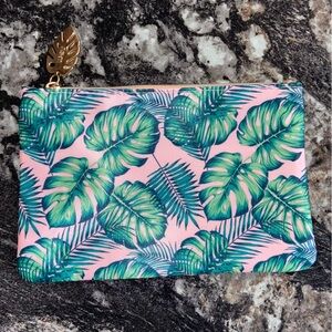 PALM LEAF IPSY BAG